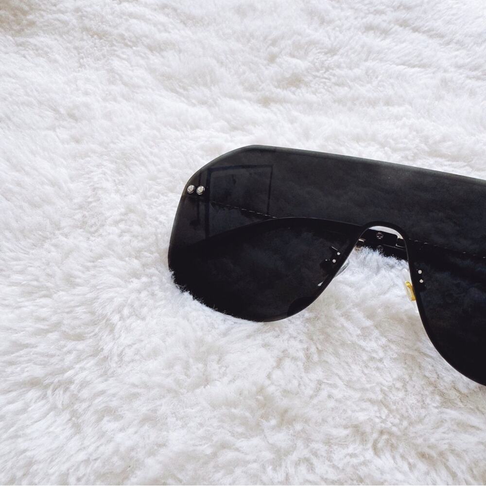 Piper Black Single-Lens Sunglasses - Picture 2 of 10